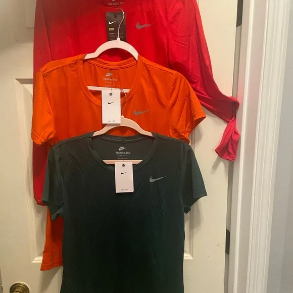 NIKE Women's Lot of M Medium Dri Fit T-Shirts New - Picture 11 of 12